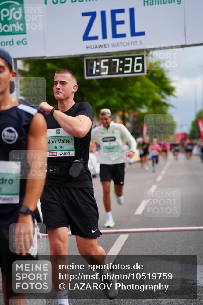 20.09.2026 - PSD Bank Halbmarathon LAZAROV Photography http://msf.ph/oto/10519759 20.09.2026 11:57:35 Ziel 1019, 1092, 1332, 1791, 3008, 3029, 4295, 4531 meine-sportfotos.de
