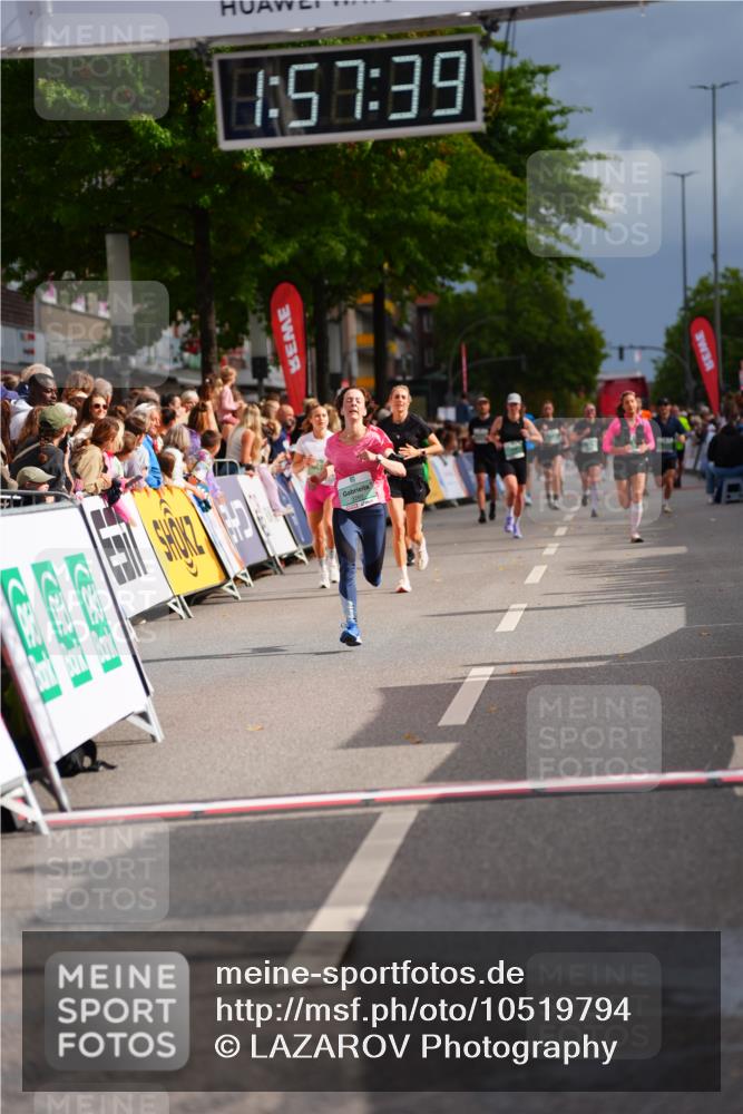 20.09.2026 - PSD Bank Halbmarathon LAZAROV Photography http://msf.ph/oto/10519794 20.09.2026 11:57:38 Ziel 1332, 3008, 3029, 3256, 3260 meine-sportfotos.de