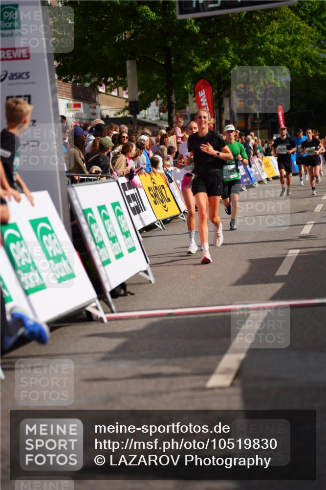 20.09.2026 - PSD Bank Halbmarathon LAZAROV Photography http://msf.ph/oto/10519830 20.09.2026 11:57:41 Ziel 1332, 1761, 2052, 2148, 3008, 3029, 3256, 3260, 4489 meine-sportfotos.de