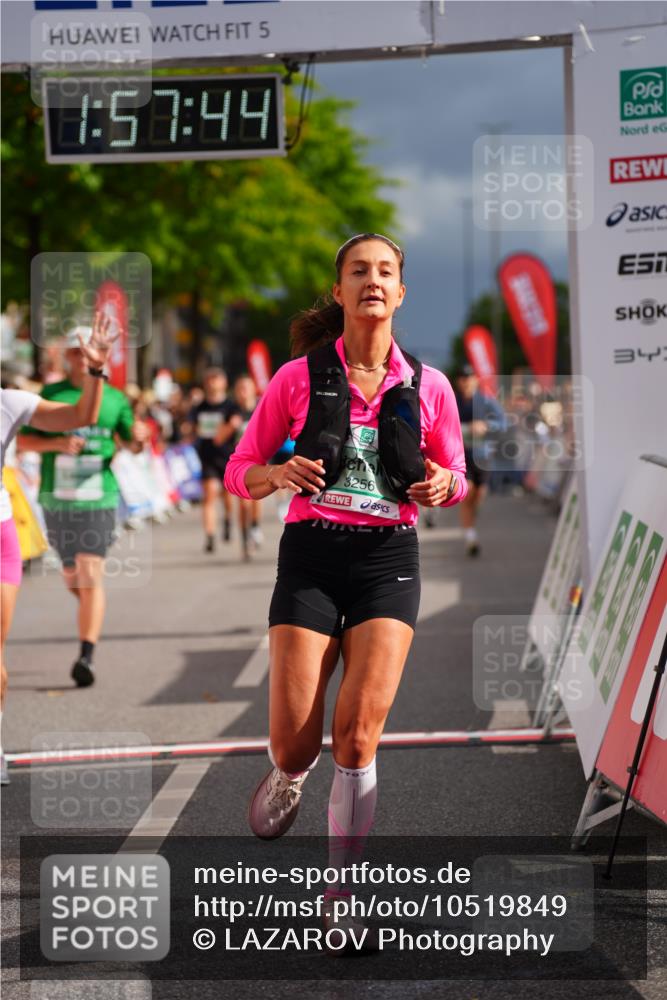 20.09.2026 - PSD Bank Halbmarathon LAZAROV Photography http://msf.ph/oto/10519849 20.09.2026 11:57:43 Ziel 1761, 2052, 2148, 2253, 2540, 3008, 3256, 3260, 3374, 4489 meine-sportfotos.de