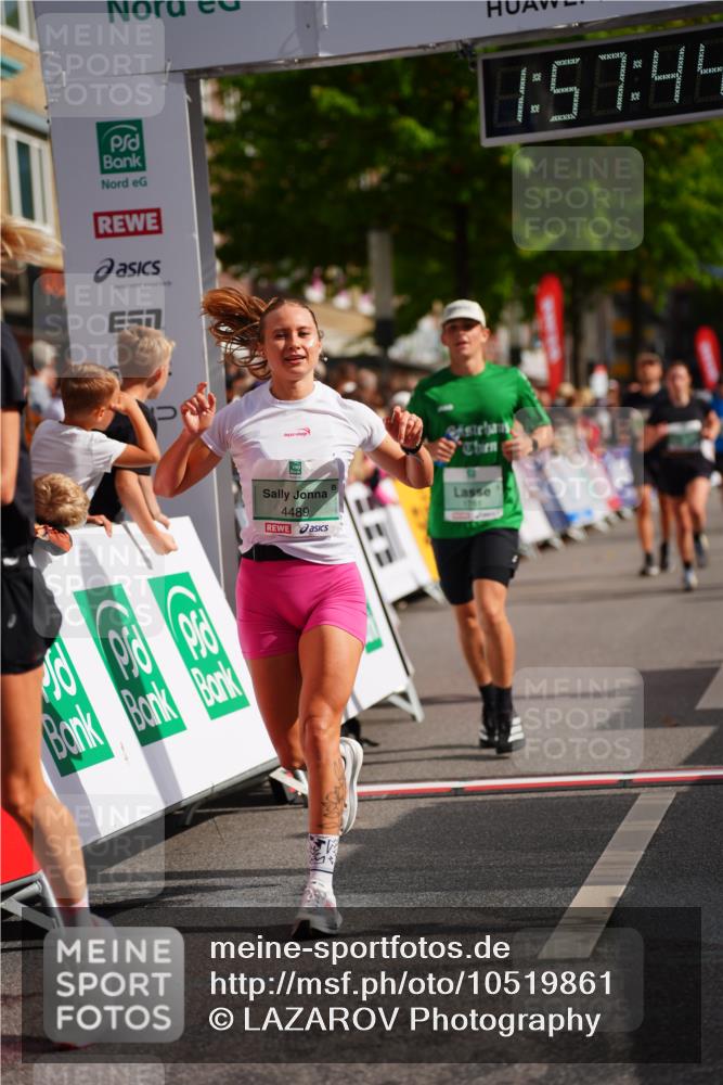 20.09.2026 - PSD Bank Halbmarathon LAZAROV Photography http://msf.ph/oto/10519861 20.09.2026 11:57:44 Ziel 1761, 2052, 2092, 2148, 2253, 2540, 3008, 3256, 3260, 3374, 4489 meine-sportfotos.de