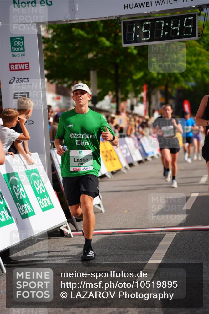 20.09.2026 - PSD Bank Halbmarathon LAZAROV Photography http://msf.ph/oto/10519895 20.09.2026 11:57:45 Ziel 1761, 2052, 2092, 2148, 2253, 2540, 3256, 3260, 3374, 3935, 4489 meine-sportfotos.de