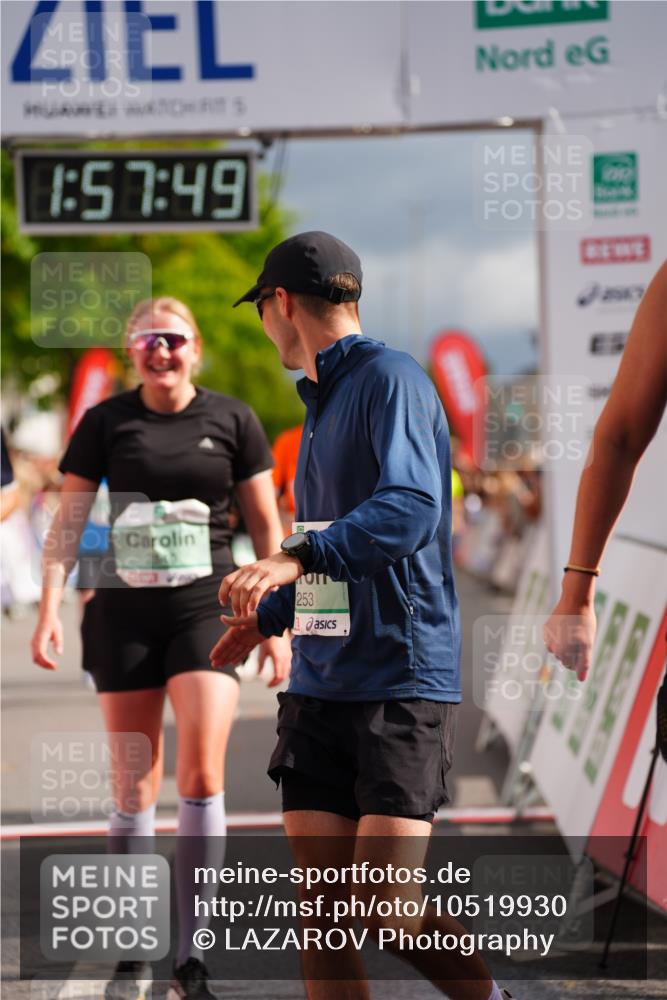 20.09.2026 - PSD Bank Halbmarathon LAZAROV Photography http://msf.ph/oto/10519930 20.09.2026 11:57:49 Ziel 1052, 1301, 1711, 1761, 2052, 2092, 2148, 2253, 2540, 3256, 3374, 3624, 3935, 4489 meine-sportfotos.de