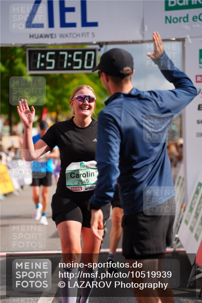 20.09.2026 - PSD Bank Halbmarathon LAZAROV Photography http://msf.ph/oto/10519939 20.09.2026 11:57:50 Ziel 1052, 1301, 1711, 1761, 2052, 2092, 2148, 2253, 2540, 2846, 3256, 3374, 3624, 3935, 4489 meine-sportfotos.de