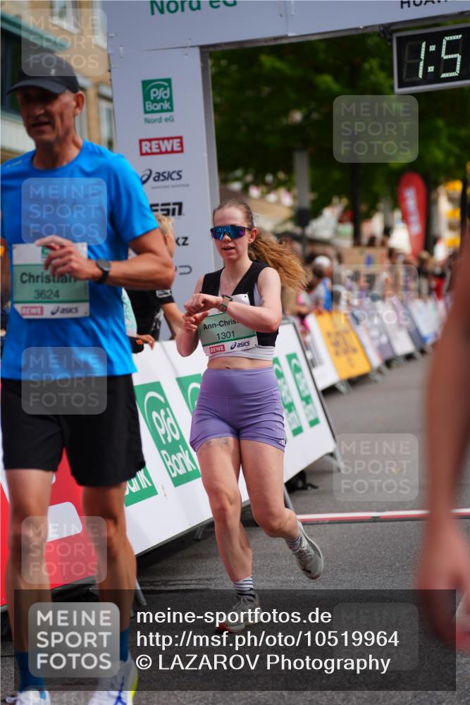 20.09.2026 - PSD Bank Halbmarathon LAZAROV Photography http://msf.ph/oto/10519964 20.09.2026 11:57:53 Ziel 1052, 1301, 1711, 2052, 2092, 2253, 2540, 2846, 3374, 3624, 3762, 3935 meine-sportfotos.de