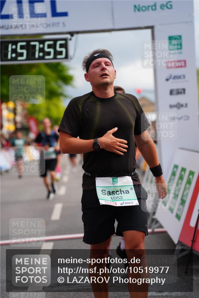 20.09.2026 - PSD Bank Halbmarathon LAZAROV Photography http://msf.ph/oto/10519977 20.09.2026 11:57:54 Ziel 1052, 1301, 1709, 1711, 2092, 2253, 2540, 2846, 3107, 3374, 3624, 3762, 3935 meine-sportfotos.de