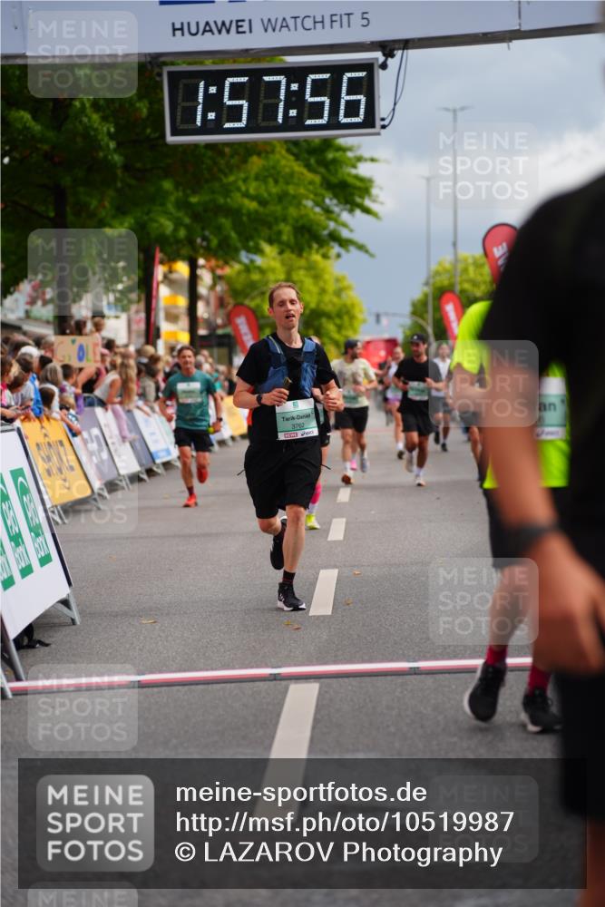 20.09.2026 - PSD Bank Halbmarathon LAZAROV Photography http://msf.ph/oto/10519987 20.09.2026 11:57:55 Ziel 1052, 1301, 1709, 1711, 2092, 2253, 2540, 2846, 3107, 3374, 3624, 3762, 3935, 4589 meine-sportfotos.de