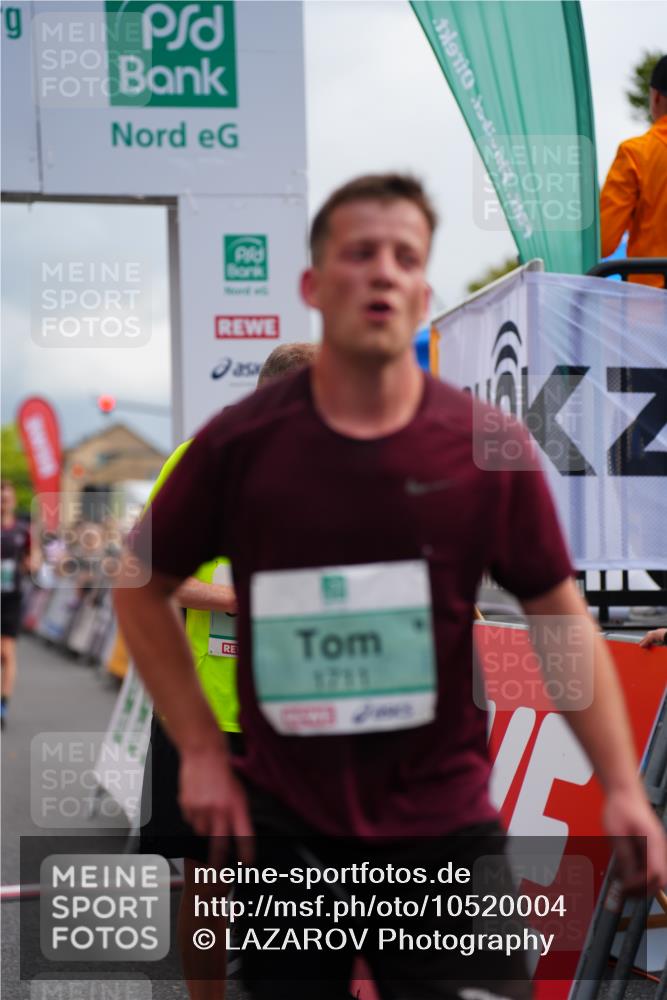 20.09.2026 - PSD Bank Halbmarathon LAZAROV Photography http://msf.ph/oto/10520004 20.09.2026 11:57:57 Ziel 1052, 1301, 1530, 1709, 1711, 2531, 2846, 3107, 3624, 3762, 3935, 4327, 4589, 4610 meine-sportfotos.de