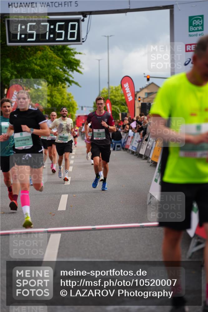 20.09.2026 - PSD Bank Halbmarathon LAZAROV Photography http://msf.ph/oto/10520007 20.09.2026 11:57:58 Ziel 1052, 1301, 1530, 1709, 1711, 2531, 2846, 3107, 3624, 3762, 4327, 4589, 4610 meine-sportfotos.de