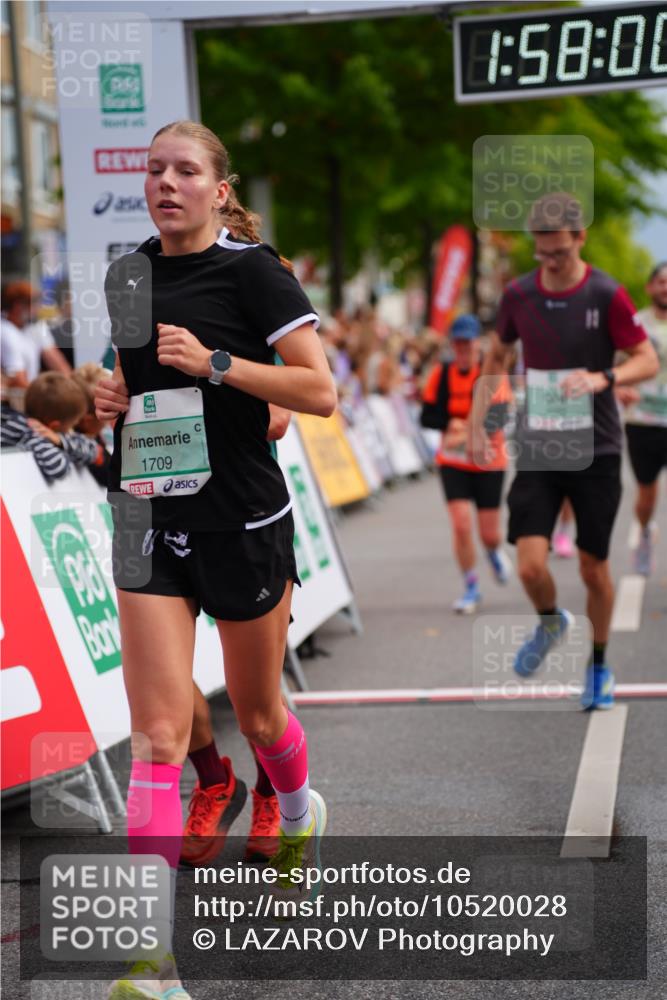 20.09.2026 - PSD Bank Halbmarathon LAZAROV Photography http://msf.ph/oto/10520028 20.09.2026 11:57:59 Ziel 1052, 1210, 1301, 1530, 1709, 1711, 2531, 2846, 3107, 3624, 3762, 3941, 4327, 4589, 4610 meine-sportfotos.de