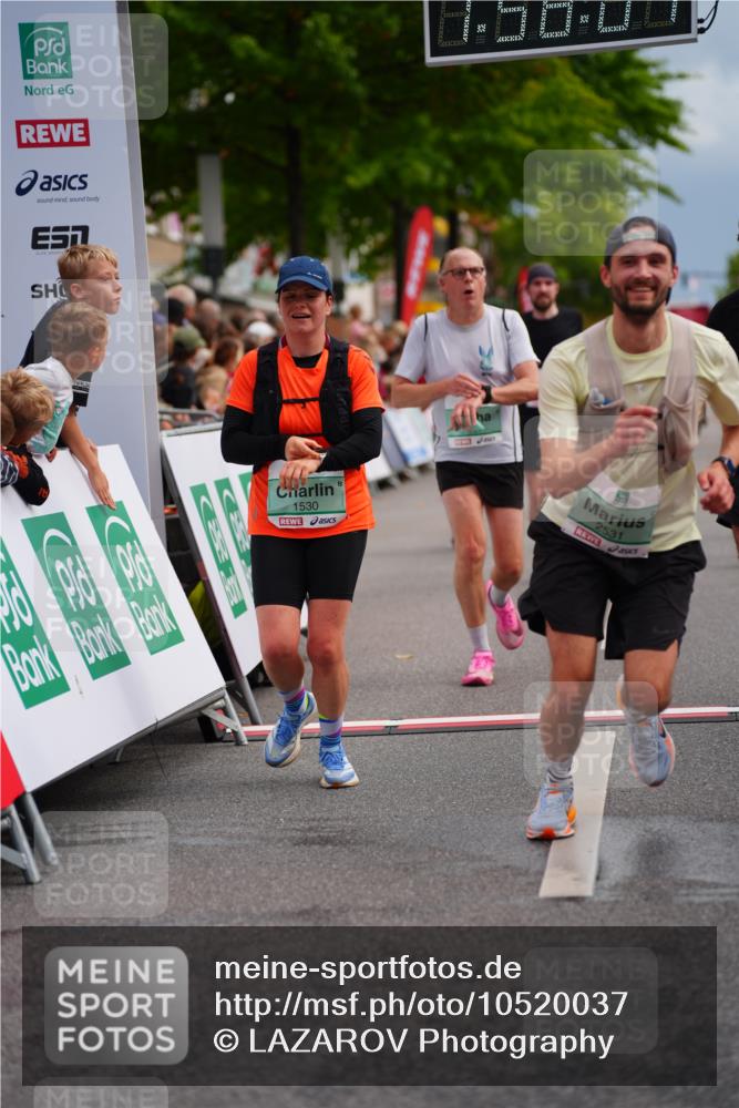 20.09.2026 - PSD Bank Halbmarathon LAZAROV Photography http://msf.ph/oto/10520037 20.09.2026 11:58:01 Ziel 1210, 1530, 1709, 1711, 2531, 2846, 2935, 3107, 3280, 3762, 3941, 4327, 4589, 4610 meine-sportfotos.de