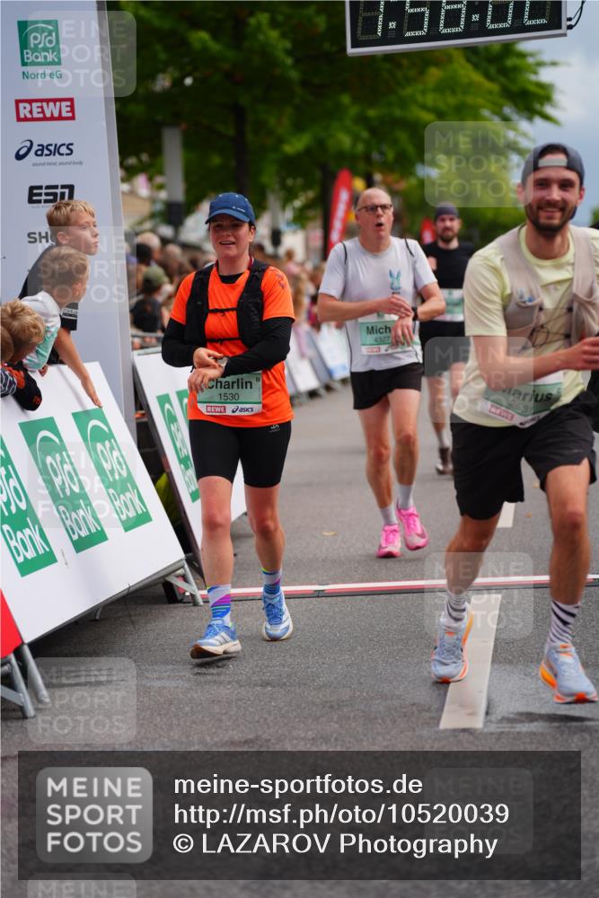 20.09.2026 - PSD Bank Halbmarathon LAZAROV Photography http://msf.ph/oto/10520039 20.09.2026 11:58:01 Ziel 1210, 1530, 1709, 1711, 2531, 2846, 2935, 3107, 3280, 3762, 3941, 4327, 4589, 4610 meine-sportfotos.de