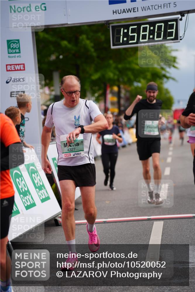 20.09.2026 - PSD Bank Halbmarathon LAZAROV Photography http://msf.ph/oto/10520052 20.09.2026 11:58:02 Ziel 1210, 1530, 1709, 2531, 2846, 2935, 3107, 3280, 3762, 3941, 4327, 4589, 4610 meine-sportfotos.de