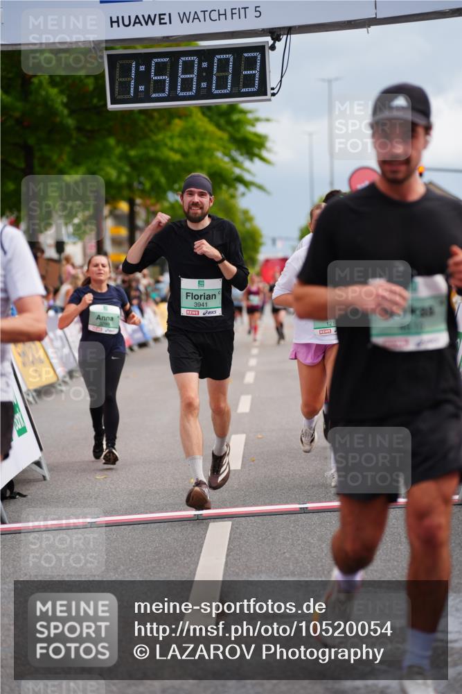 20.09.2026 - PSD Bank Halbmarathon LAZAROV Photography http://msf.ph/oto/10520054 20.09.2026 11:58:03 Ziel 1210, 1530, 1709, 2531, 2935, 3107, 3280, 3762, 3941, 4327, 4589, 4610 meine-sportfotos.de