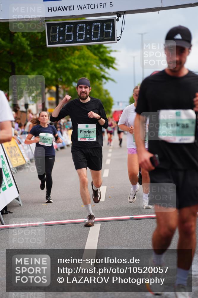 20.09.2026 - PSD Bank Halbmarathon LAZAROV Photography http://msf.ph/oto/10520057 20.09.2026 11:58:03 Ziel 1210, 1530, 1709, 2531, 2935, 3107, 3280, 3762, 3941, 4327, 4589, 4610 meine-sportfotos.de