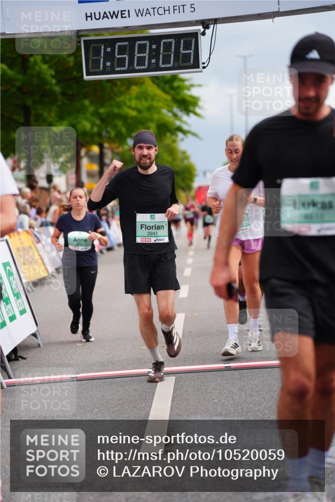 20.09.2026 - PSD Bank Halbmarathon LAZAROV Photography http://msf.ph/oto/10520059 20.09.2026 11:58:03 Ziel 1210, 1530, 1709, 2531, 2935, 3107, 3280, 3762, 3941, 4327, 4589, 4610 meine-sportfotos.de