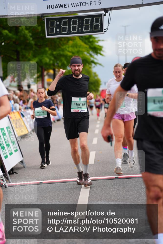 20.09.2026 - PSD Bank Halbmarathon LAZAROV Photography http://msf.ph/oto/10520061 20.09.2026 11:58:03 Ziel 1210, 1530, 1709, 2531, 2935, 3107, 3280, 3762, 3941, 4327, 4589, 4610 meine-sportfotos.de
