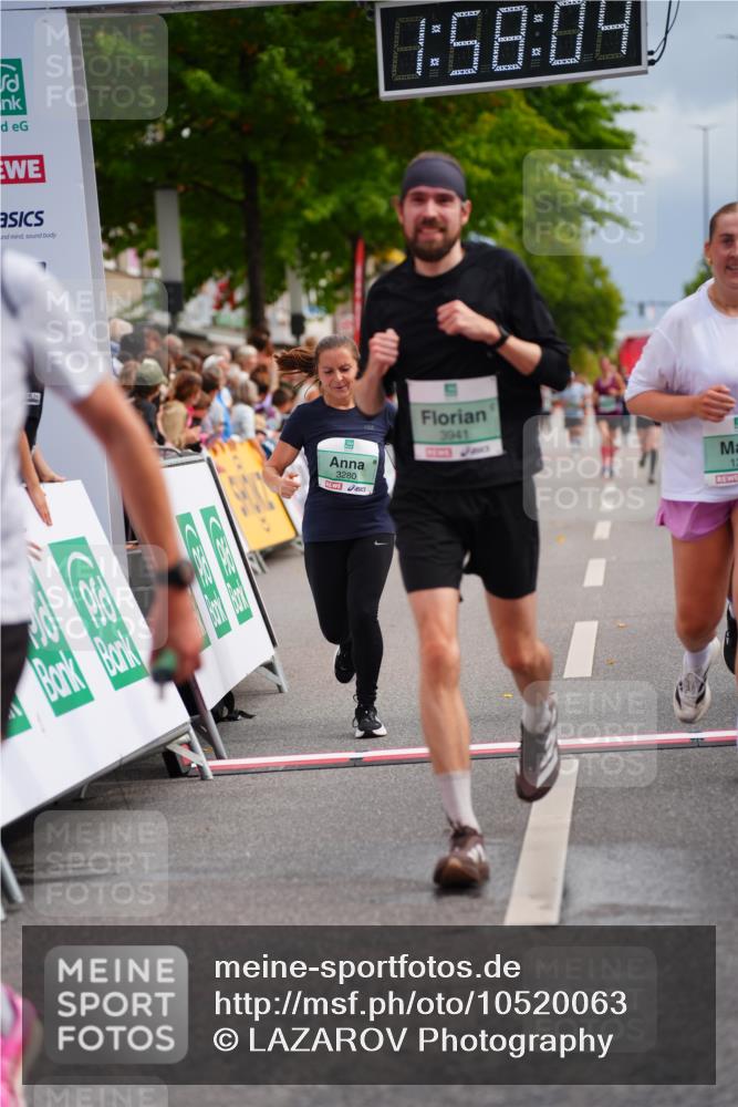 20.09.2026 - PSD Bank Halbmarathon LAZAROV Photography http://msf.ph/oto/10520063 20.09.2026 11:58:04 Ziel 1210, 1530, 1709, 2531, 2935, 3107, 3280, 3762, 3941, 4327, 4589, 4610 meine-sportfotos.de