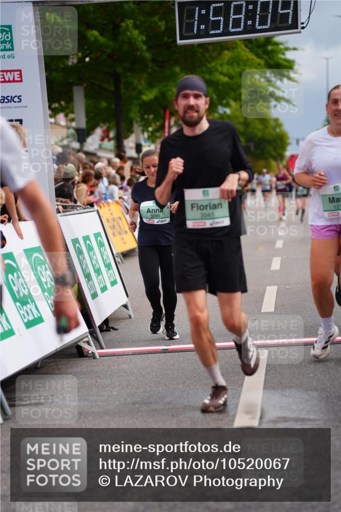 20.09.2026 - PSD Bank Halbmarathon LAZAROV Photography http://msf.ph/oto/10520067 20.09.2026 11:58:04 Ziel 1210, 1530, 1709, 2531, 2935, 3107, 3280, 3762, 3941, 4327, 4589, 4610 meine-sportfotos.de