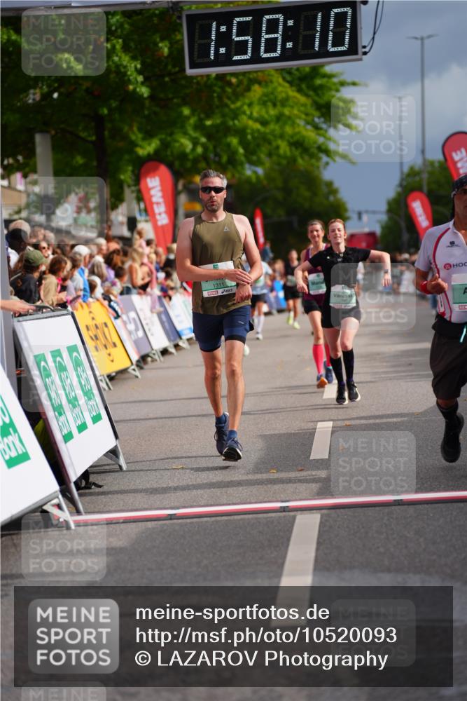 20.09.2026 - PSD Bank Halbmarathon LAZAROV Photography http://msf.ph/oto/10520093 20.09.2026 11:58:10 Ziel 1140, 1210, 1311, 1313, 1592, 2935, 3280, 3941 meine-sportfotos.de