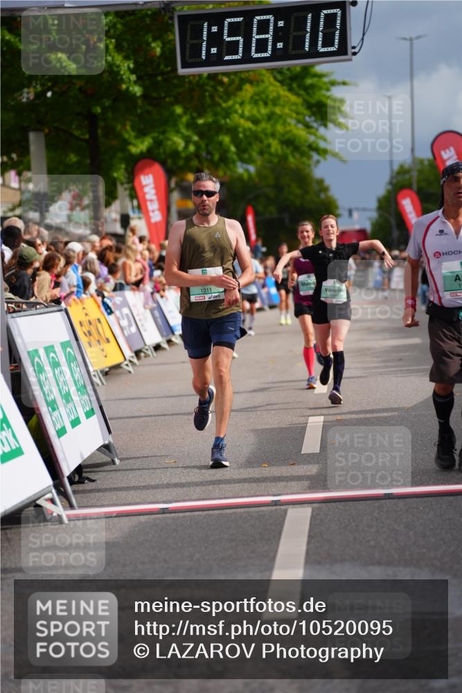 20.09.2026 - PSD Bank Halbmarathon LAZAROV Photography http://msf.ph/oto/10520095 20.09.2026 11:58:10 Ziel 1140, 1210, 1311, 1313, 1592, 2935, 3280, 3941 meine-sportfotos.de