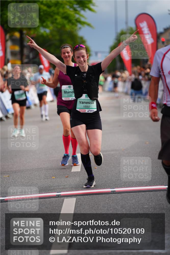 20.09.2026 - PSD Bank Halbmarathon LAZAROV Photography http://msf.ph/oto/10520109 20.09.2026 11:58:12 Ziel 1140, 1311, 1313, 1592, 2448, 2935, 3280 meine-sportfotos.de
