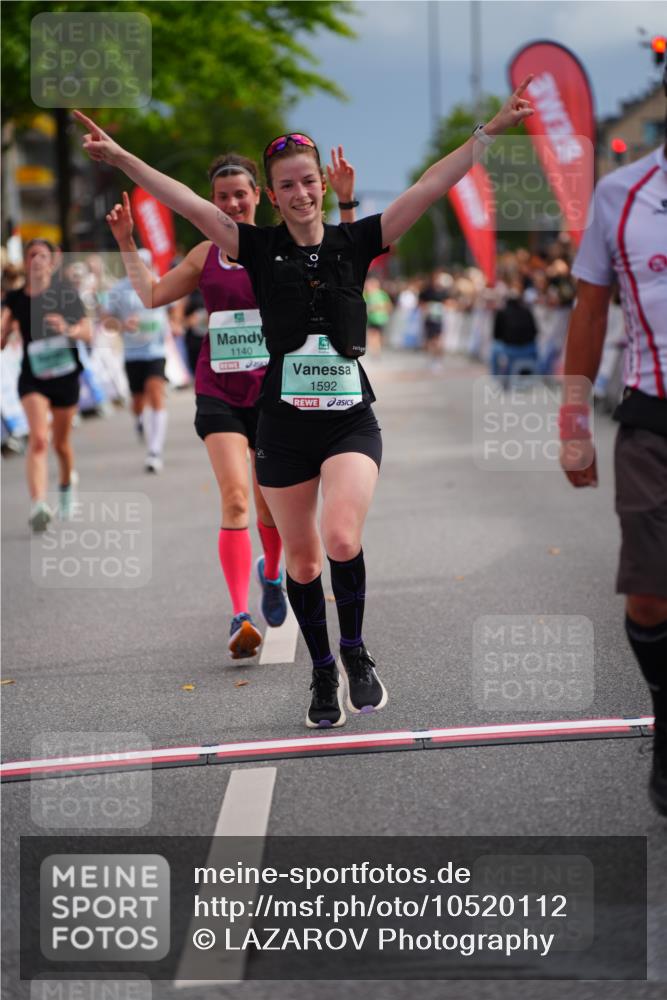20.09.2026 - PSD Bank Halbmarathon LAZAROV Photography http://msf.ph/oto/10520112 20.09.2026 11:58:12 Ziel 1140, 1311, 1313, 1592, 2448, 2935, 3280 meine-sportfotos.de