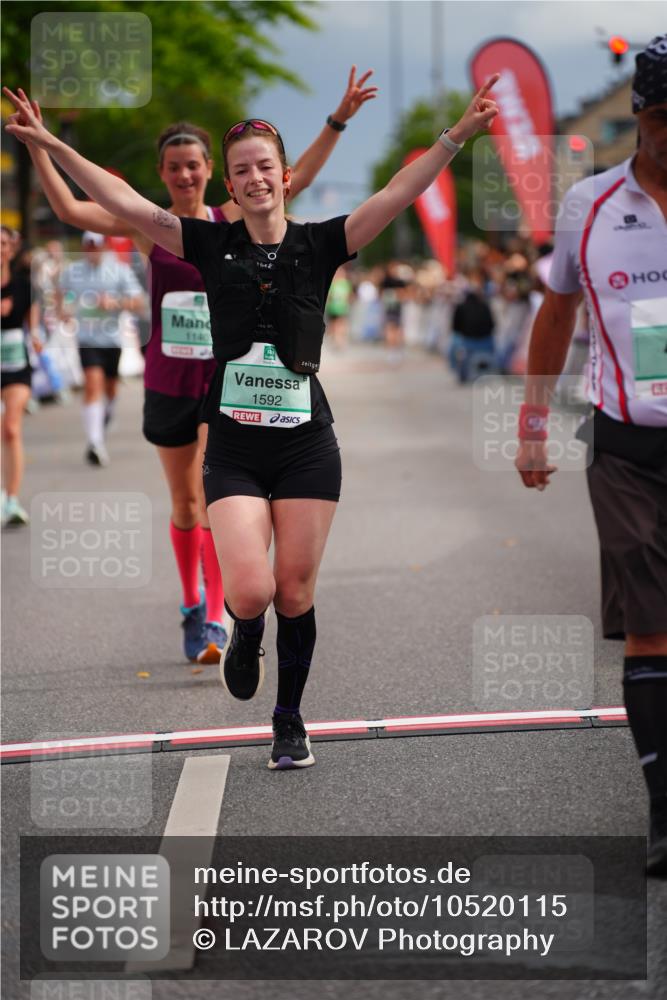20.09.2026 - PSD Bank Halbmarathon LAZAROV Photography http://msf.ph/oto/10520115 20.09.2026 11:58:12 Ziel 1140, 1311, 1313, 1592, 2448, 2935, 3280 meine-sportfotos.de