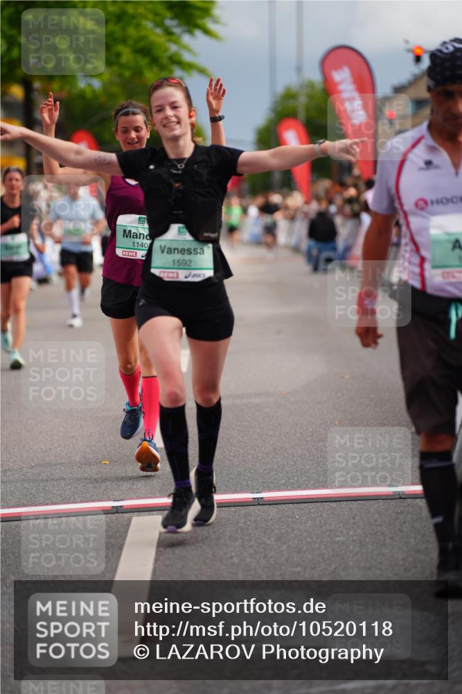 20.09.2026 - PSD Bank Halbmarathon LAZAROV Photography http://msf.ph/oto/10520118 20.09.2026 11:58:12 Ziel 1140, 1311, 1313, 1592, 2448, 2935, 3280 meine-sportfotos.de