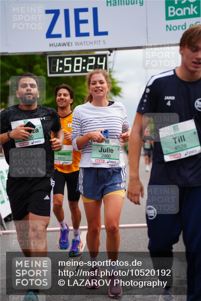 20.09.2026 - PSD Bank Halbmarathon LAZAROV Photography http://msf.ph/oto/10520192 20.09.2026 11:58:23 Ziel 1020, 1406, 2448, 2900, 2993, 4528, 4597, 4635, 4659 meine-sportfotos.de