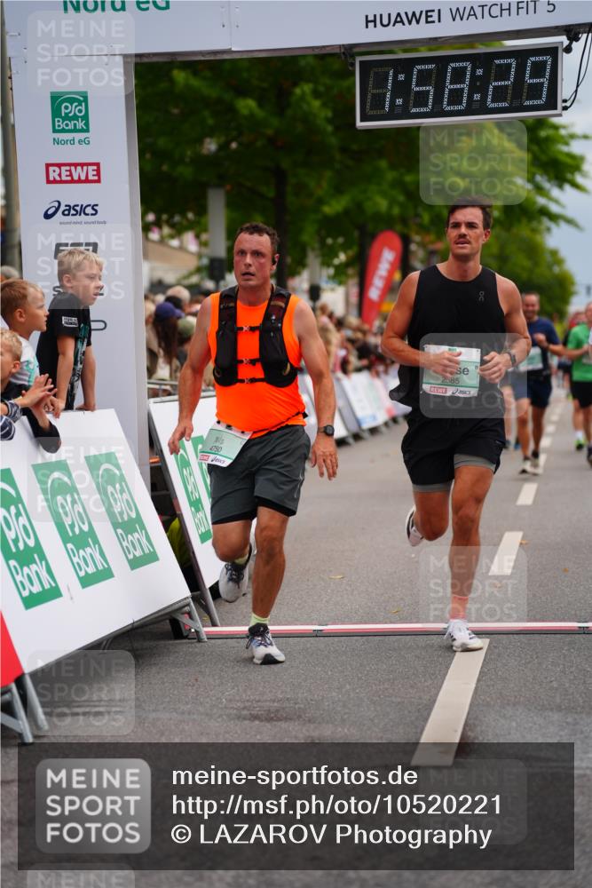 20.09.2026 - PSD Bank Halbmarathon LAZAROV Photography http://msf.ph/oto/10520221 20.09.2026 11:58:28 Ziel 1020, 1398, 1406, 2577, 2585, 2900, 4528, 4623, 4641, 4659, 4750 meine-sportfotos.de