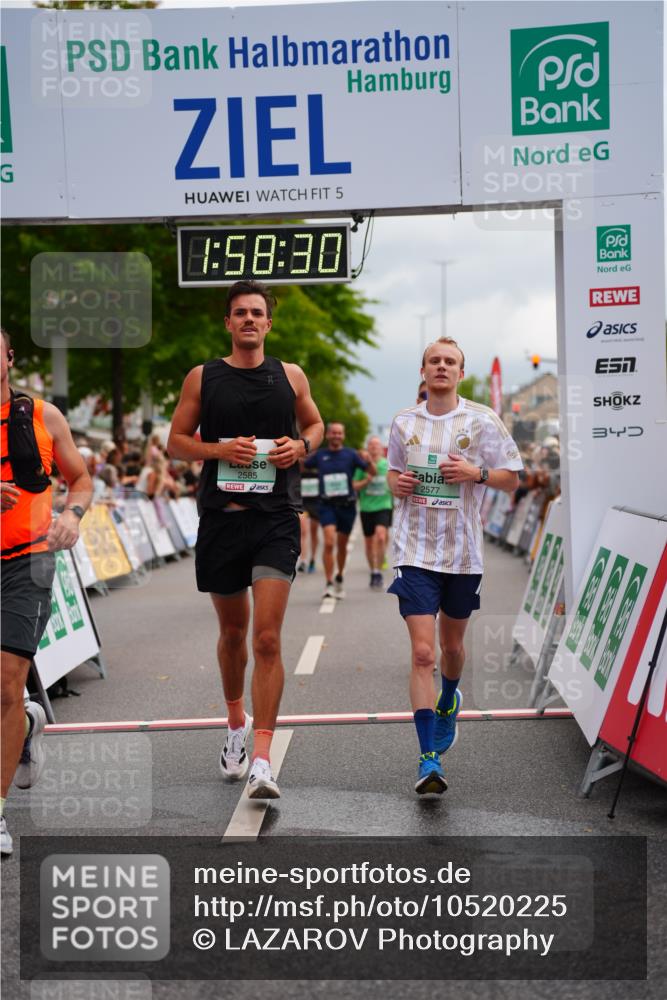20.09.2026 - PSD Bank Halbmarathon LAZAROV Photography http://msf.ph/oto/10520225 20.09.2026 11:58:29 Ziel 1020, 1398, 1406, 2577, 2585, 2900, 3604, 4623, 4641, 4659, 4750 meine-sportfotos.de
