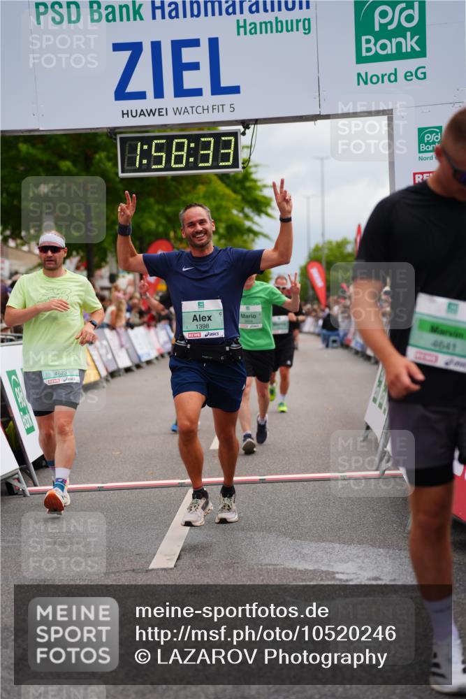 20.09.2026 - PSD Bank Halbmarathon LAZAROV Photography http://msf.ph/oto/10520246 20.09.2026 11:58:32 Ziel 1398, 1621, 2577, 2585, 2612, 3604, 3801, 4623, 4641, 4750 meine-sportfotos.de