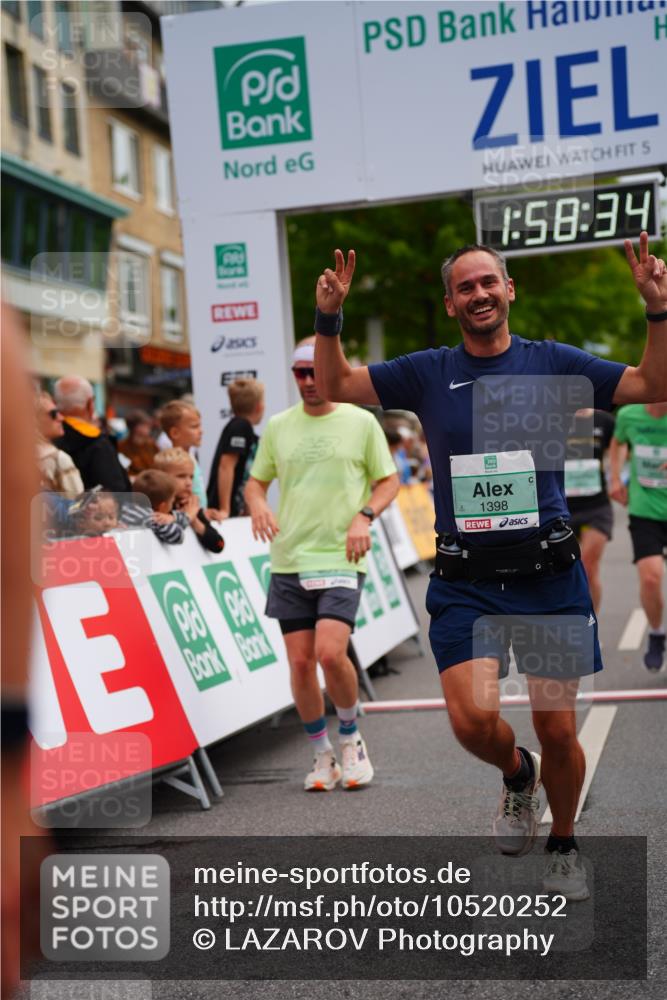 20.09.2026 - PSD Bank Halbmarathon LAZAROV Photography http://msf.ph/oto/10520252 20.09.2026 11:58:33 Ziel 1398, 1621, 2577, 2585, 2612, 3604, 3801, 4623, 4641, 4750 meine-sportfotos.de