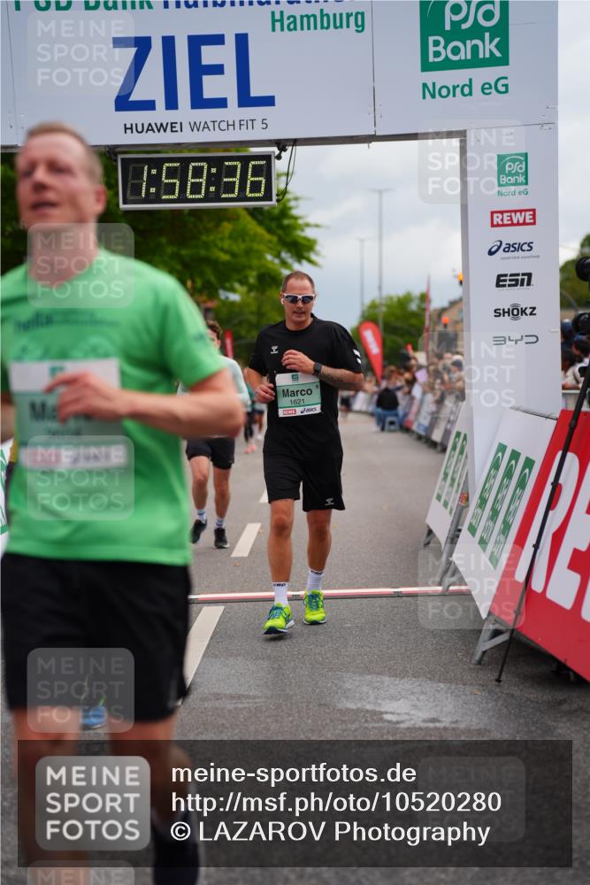 20.09.2026 - PSD Bank Halbmarathon LAZAROV Photography http://msf.ph/oto/10520280 20.09.2026 11:58:36 Ziel 1398, 1621, 2577, 2585, 2612, 3604, 3801, 4623, 4641, 4750 meine-sportfotos.de