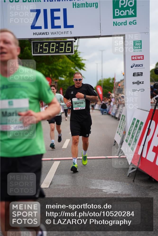 20.09.2026 - PSD Bank Halbmarathon LAZAROV Photography http://msf.ph/oto/10520284 20.09.2026 11:58:36 Ziel 1398, 1621, 2577, 2585, 2612, 3604, 3801, 4623, 4641, 4750 meine-sportfotos.de