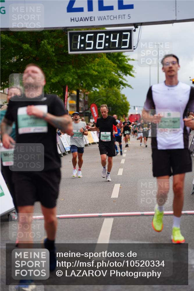 20.09.2026 - PSD Bank Halbmarathon LAZAROV Photography http://msf.ph/oto/10520334 20.09.2026 11:58:42 Ziel 1621, 1795, 1956, 2612, 3183, 3490, 3801, 4013 meine-sportfotos.de