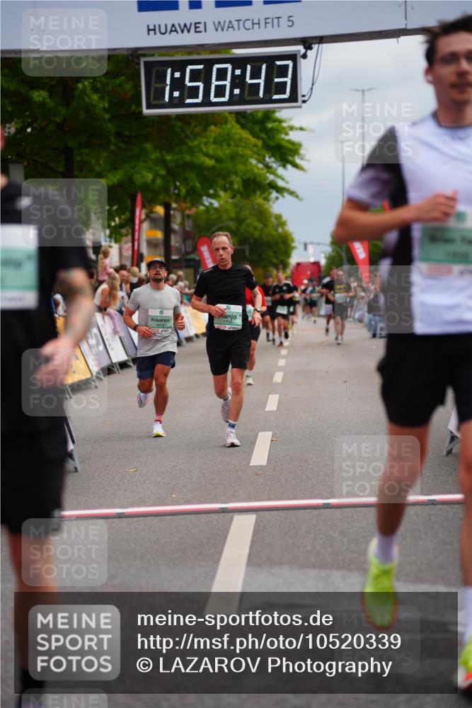 20.09.2026 - PSD Bank Halbmarathon LAZAROV Photography http://msf.ph/oto/10520339 20.09.2026 11:58:43 Ziel 1621, 1741, 1795, 1956, 3183, 3490, 3801, 4013 meine-sportfotos.de