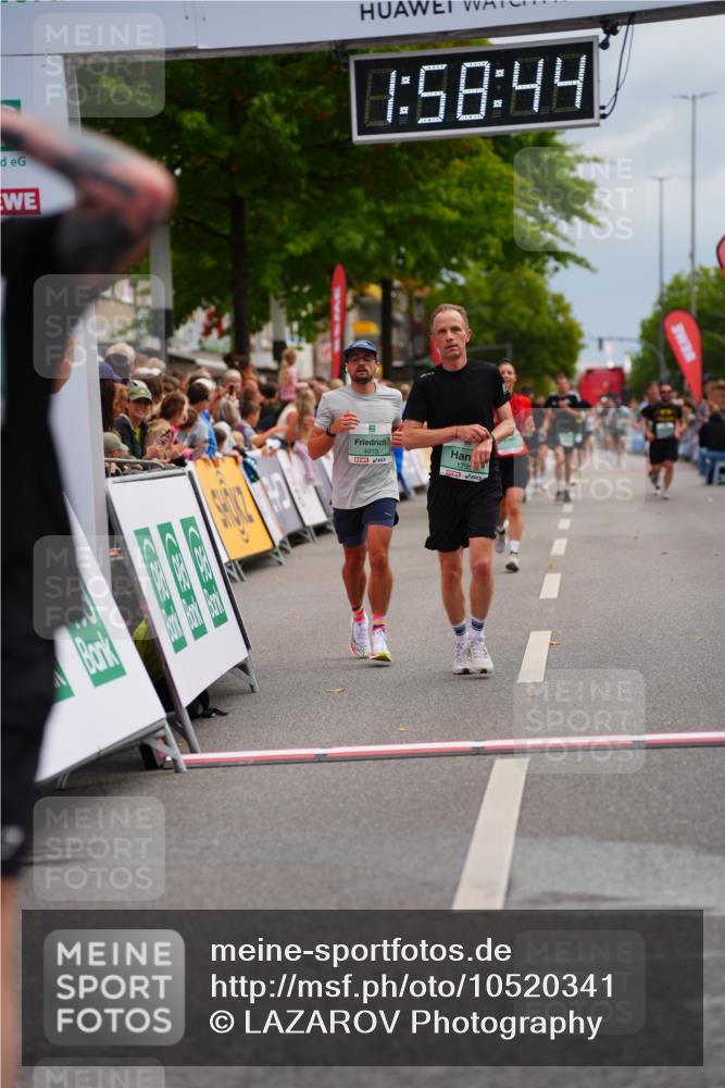 20.09.2026 - PSD Bank Halbmarathon LAZAROV Photography http://msf.ph/oto/10520341 20.09.2026 11:58:43 Ziel 1621, 1741, 1795, 1956, 3183, 3490, 3801, 4013 meine-sportfotos.de