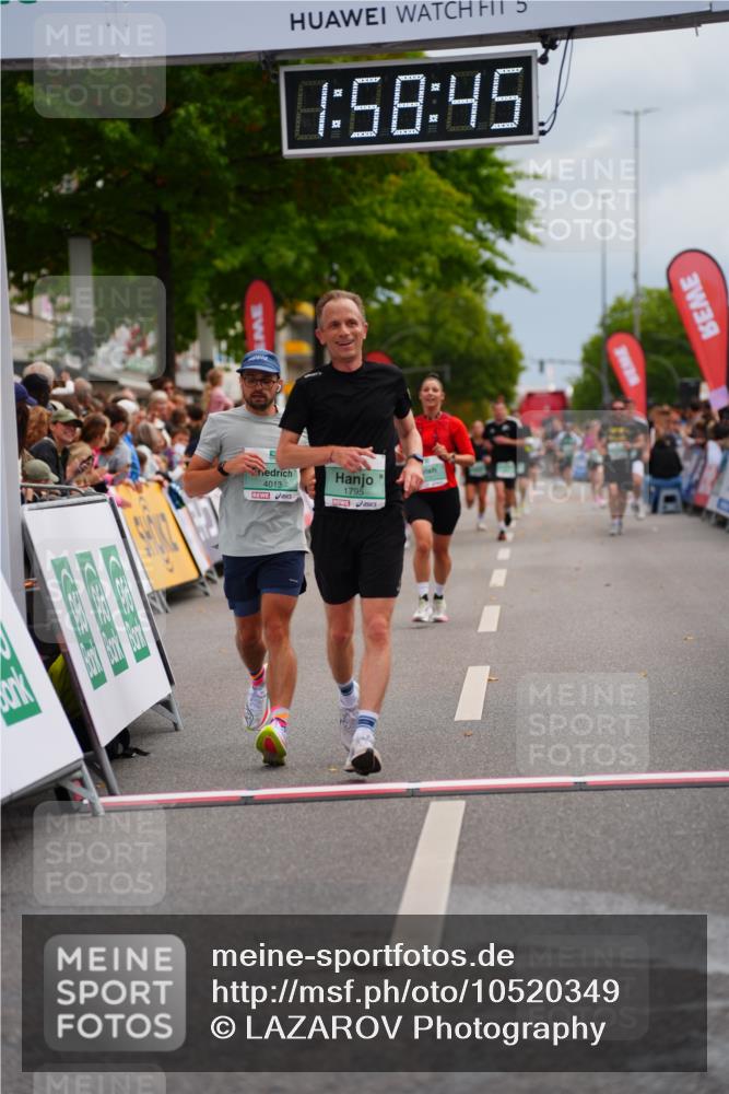 20.09.2026 - PSD Bank Halbmarathon LAZAROV Photography http://msf.ph/oto/10520349 20.09.2026 11:58:44 Ziel 1741, 1795, 1956, 3183, 3490, 3801, 4013 meine-sportfotos.de