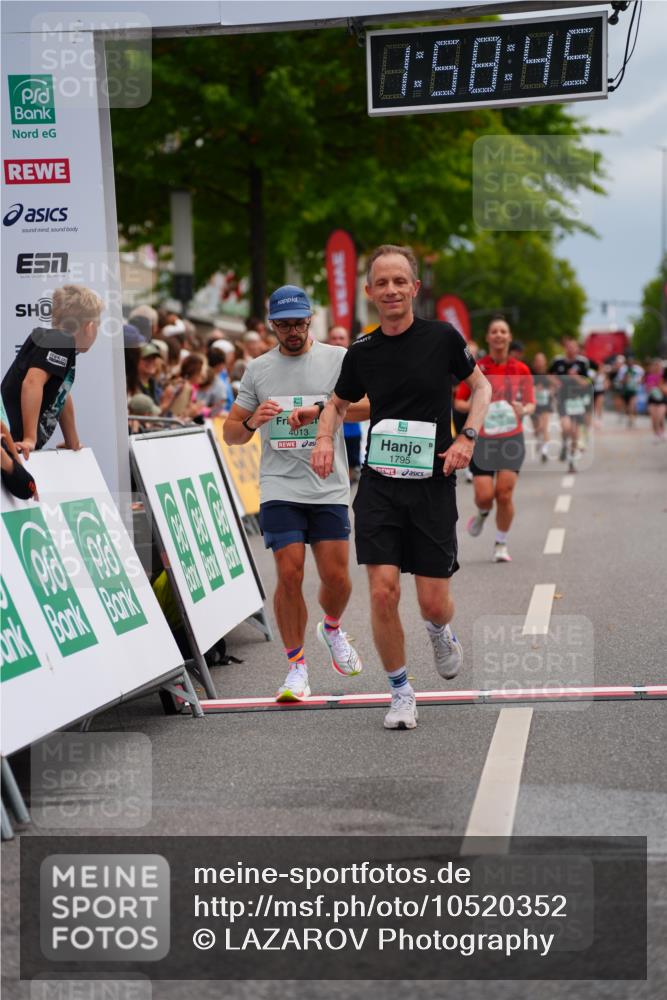 20.09.2026 - PSD Bank Halbmarathon LAZAROV Photography http://msf.ph/oto/10520352 20.09.2026 11:58:45 Ziel 1741, 1795, 1956, 2290, 3183, 3490, 4013 meine-sportfotos.de