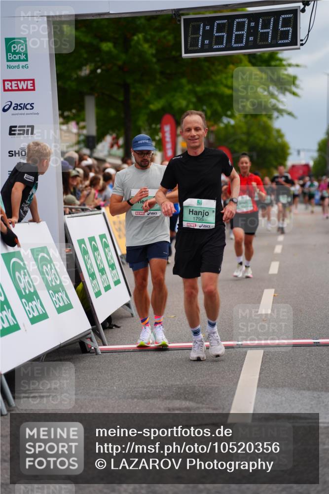 20.09.2026 - PSD Bank Halbmarathon LAZAROV Photography http://msf.ph/oto/10520356 20.09.2026 11:58:45 Ziel 1741, 1795, 1956, 2290, 3183, 3490, 4013 meine-sportfotos.de