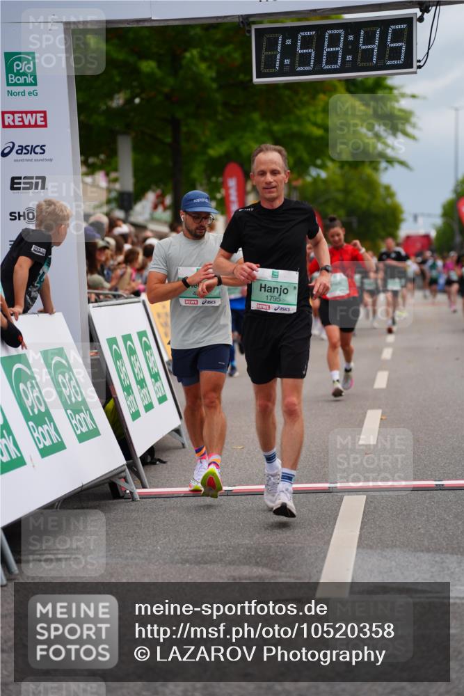 20.09.2026 - PSD Bank Halbmarathon LAZAROV Photography http://msf.ph/oto/10520358 20.09.2026 11:58:45 Ziel 1741, 1795, 1956, 2290, 3183, 3490, 4013 meine-sportfotos.de