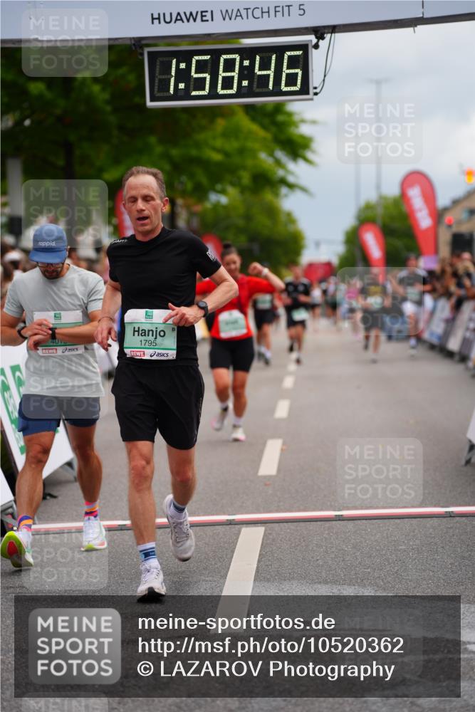 20.09.2026 - PSD Bank Halbmarathon LAZAROV Photography http://msf.ph/oto/10520362 20.09.2026 11:58:45 Ziel 1741, 1795, 1956, 2290, 3183, 3490, 4013 meine-sportfotos.de