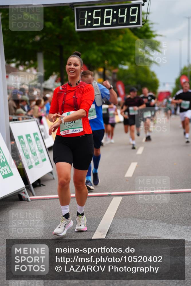 20.09.2026 - PSD Bank Halbmarathon LAZAROV Photography http://msf.ph/oto/10520402 20.09.2026 11:58:48 Ziel 1741, 1795, 1936, 1956, 2290, 3183, 3447, 3490, 4013, 4570, 4572 meine-sportfotos.de