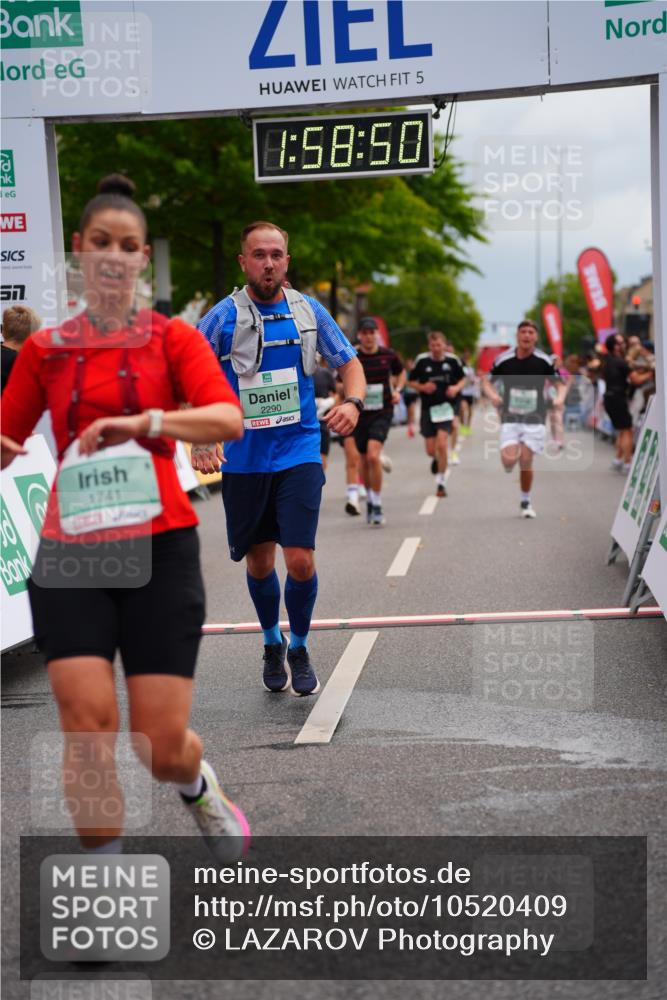 20.09.2026 - PSD Bank Halbmarathon LAZAROV Photography http://msf.ph/oto/10520409 20.09.2026 11:58:49 Ziel 1304, 1741, 1795, 1936, 1956, 2290, 3183, 3447, 3490, 3598, 4013, 4570, 4572 meine-sportfotos.de
