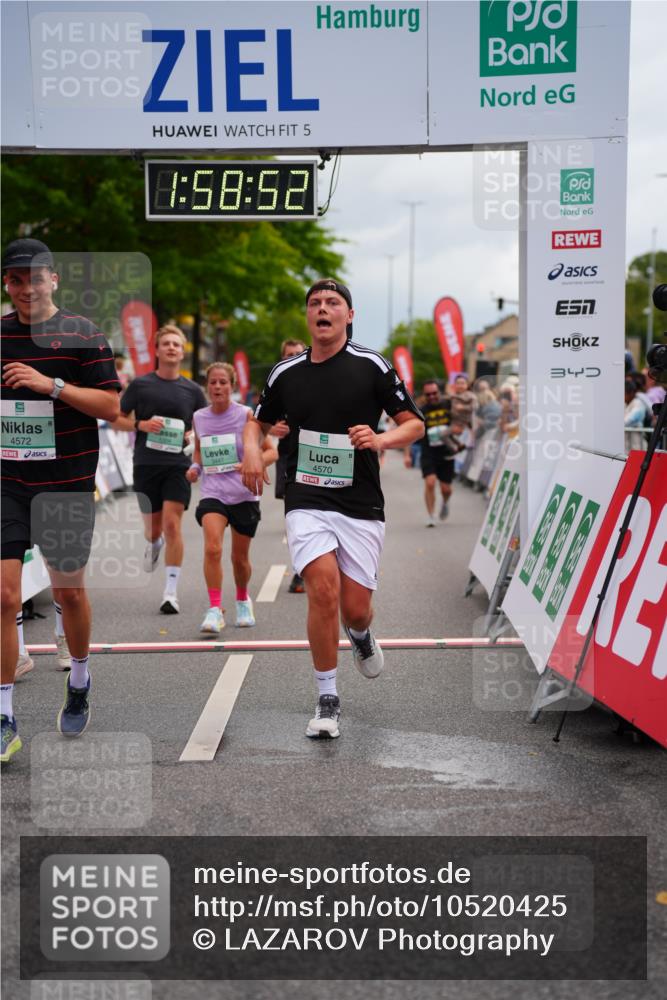 20.09.2026 - PSD Bank Halbmarathon LAZAROV Photography http://msf.ph/oto/10520425 20.09.2026 11:58:52 Ziel 1035, 1251, 1304, 1741, 1795, 1936, 2290, 3447, 3598, 4013, 4355, 4570, 4572 meine-sportfotos.de