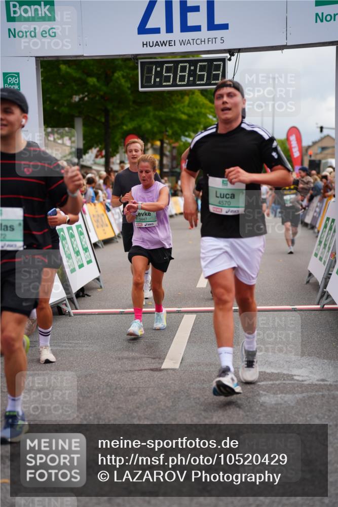 20.09.2026 - PSD Bank Halbmarathon LAZAROV Photography http://msf.ph/oto/10520429 20.09.2026 11:58:53 Ziel 1035, 1251, 1304, 1741, 1795, 1936, 2290, 3447, 3598, 3810, 4013, 4355, 4570, 4572 meine-sportfotos.de
