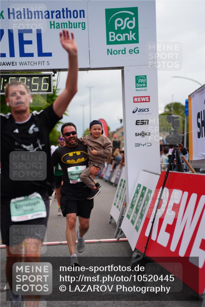20.09.2026 - PSD Bank Halbmarathon LAZAROV Photography http://msf.ph/oto/10520445 20.09.2026 11:58:56 Ziel 1035, 1251, 1304, 1936, 2290, 3447, 3598, 3718, 3810, 4029, 4355, 4570, 4572, 4694, 4738 meine-sportfotos.de