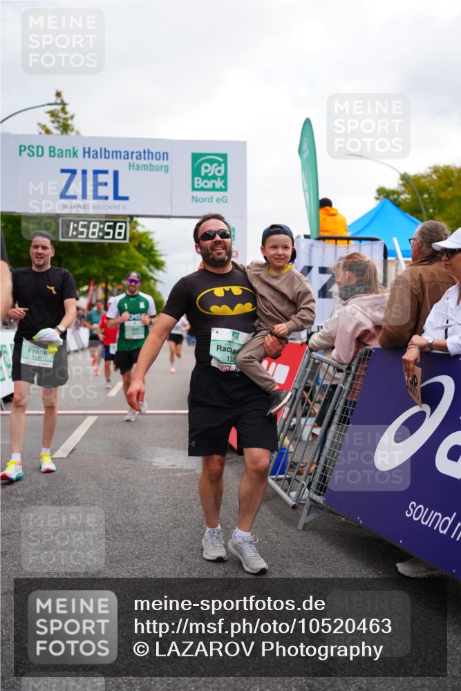 20.09.2026 - PSD Bank Halbmarathon LAZAROV Photography http://msf.ph/oto/10520463 20.09.2026 11:58:57 Ziel 1035, 1251, 1304, 1936, 2290, 3447, 3598, 3718, 3810, 4029, 4355, 4570, 4572, 4694, 4738 meine-sportfotos.de